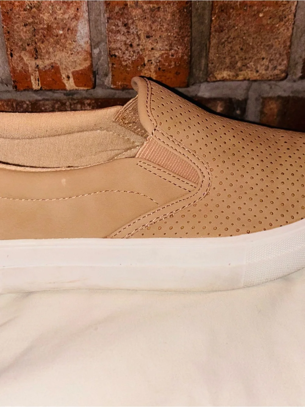 Soda Casual Closed Toe Slip-On Vented Mesh Sneaker Shoes Size 11